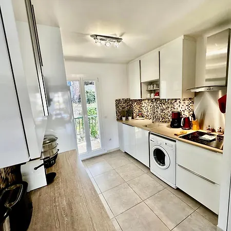 Village Options Parking And Baby Apartment Cassis