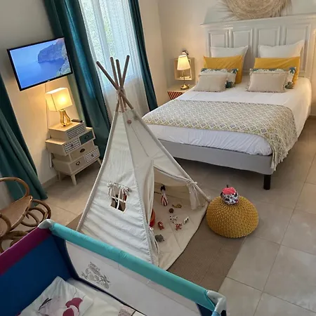 Lovers And Baby Option Parking Apartment Cassis