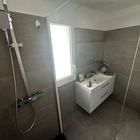 72 M2 Confort Et Calme Options Baby Bébé Cassis
